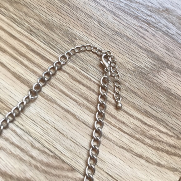 Francesca’s • Black Stone Adjustable Necklace - Picture 4 of 4